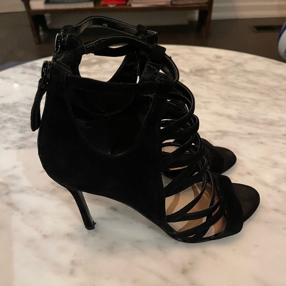 Beautiful Sued open toed heels! - Picture 3 of 6